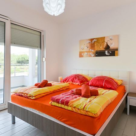 Apartmani Martin Mit Beheiztem Pool With Heated Pool Bibinje Exterior photo