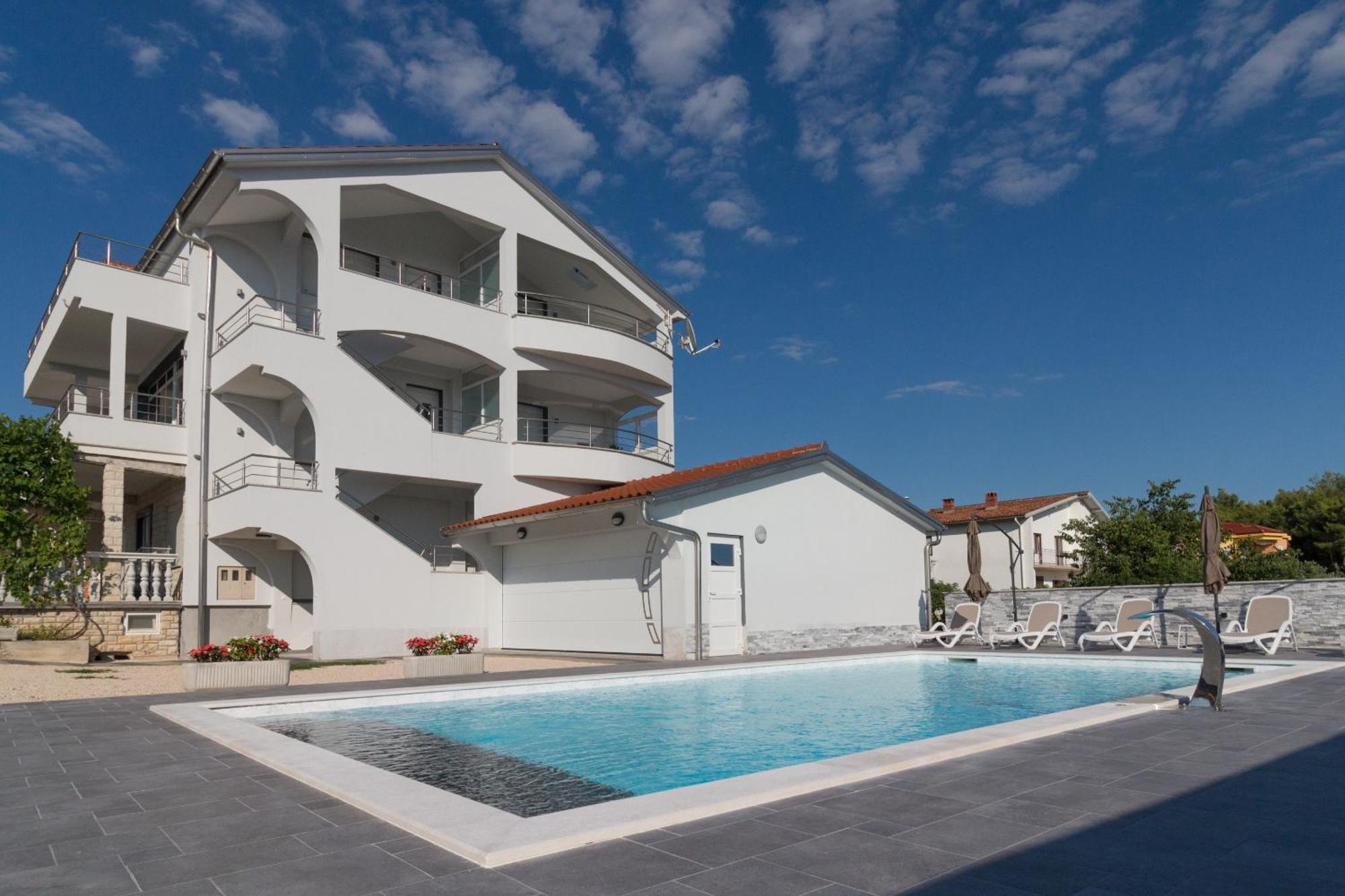 Apartmani Martin Mit Beheiztem Pool With Heated Pool Bibinje Exterior photo